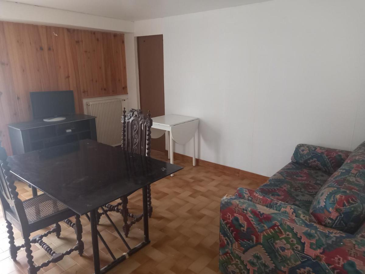 Mon Petit Studio Apartman Montmorillon Kültér fotó