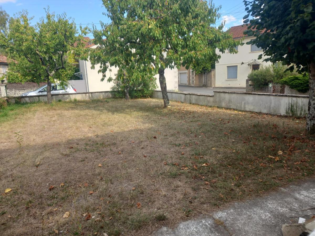 Mon Petit Studio Apartman Montmorillon Kültér fotó
